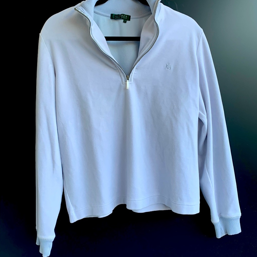 Gently used Ralph Lauren sweatshirt. Comfy lightweight top.